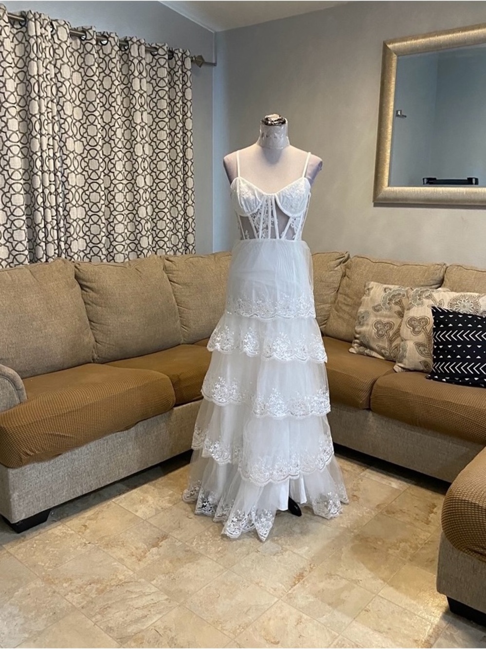 New Lulus Women Medium White Tiered Lace Corset Wedding Dress